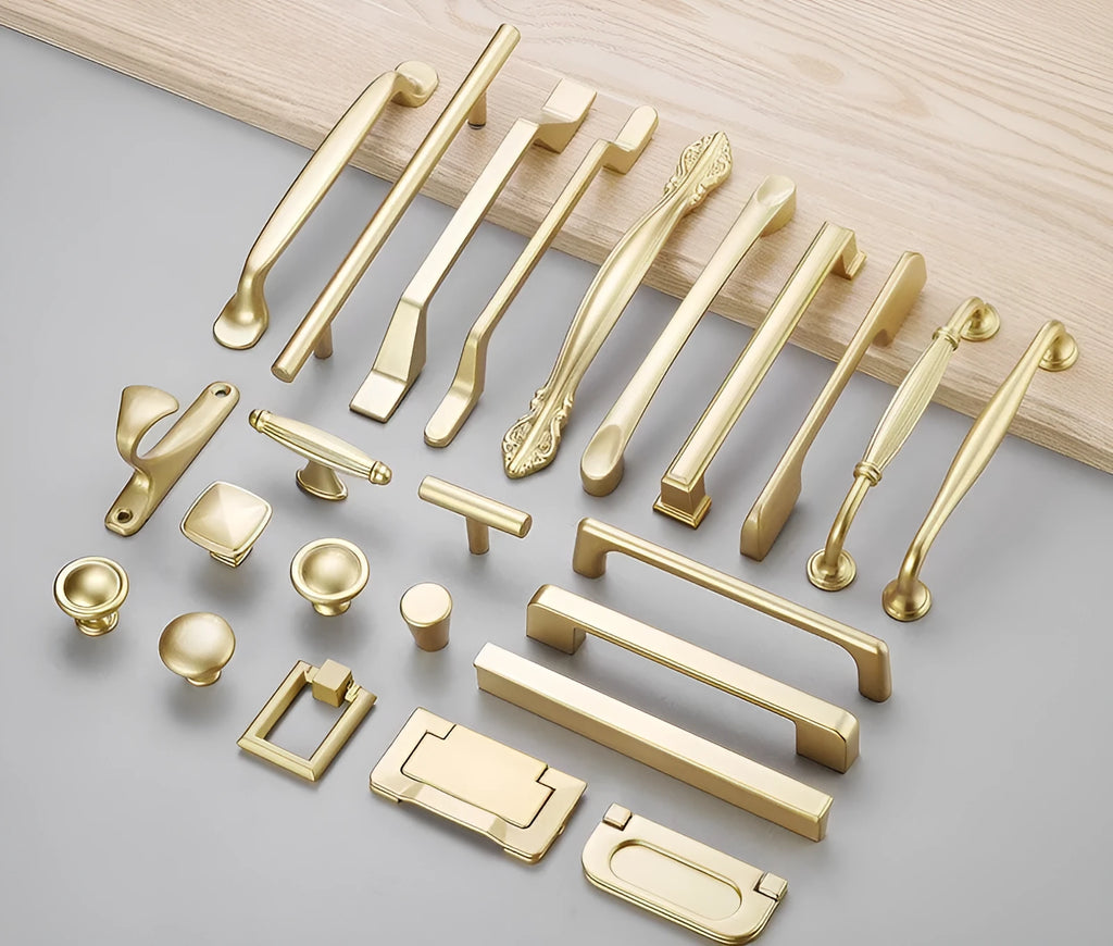 Gold aluminium T-shaped cabinet handle showing three hole distance options: 96mm, 128mm and 192mm
