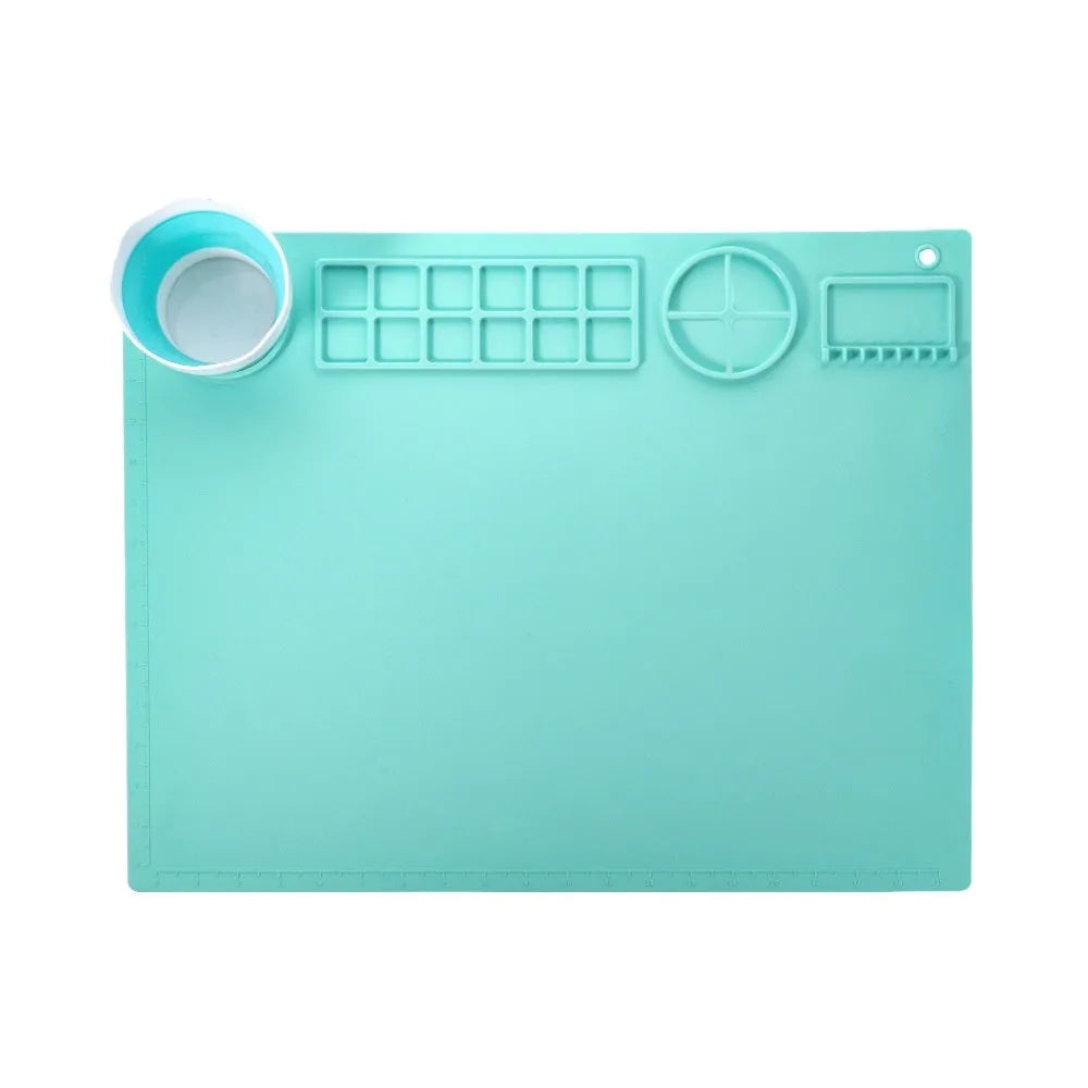 Green silicone painting mat measuring 50x40cm with non-slip graffiti drawing board for watercolour and oil painting