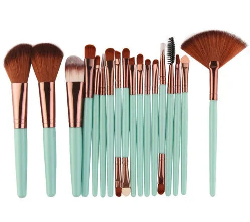 MAANGE 18-piece makeup brush set with fan-shaped contouring brushes