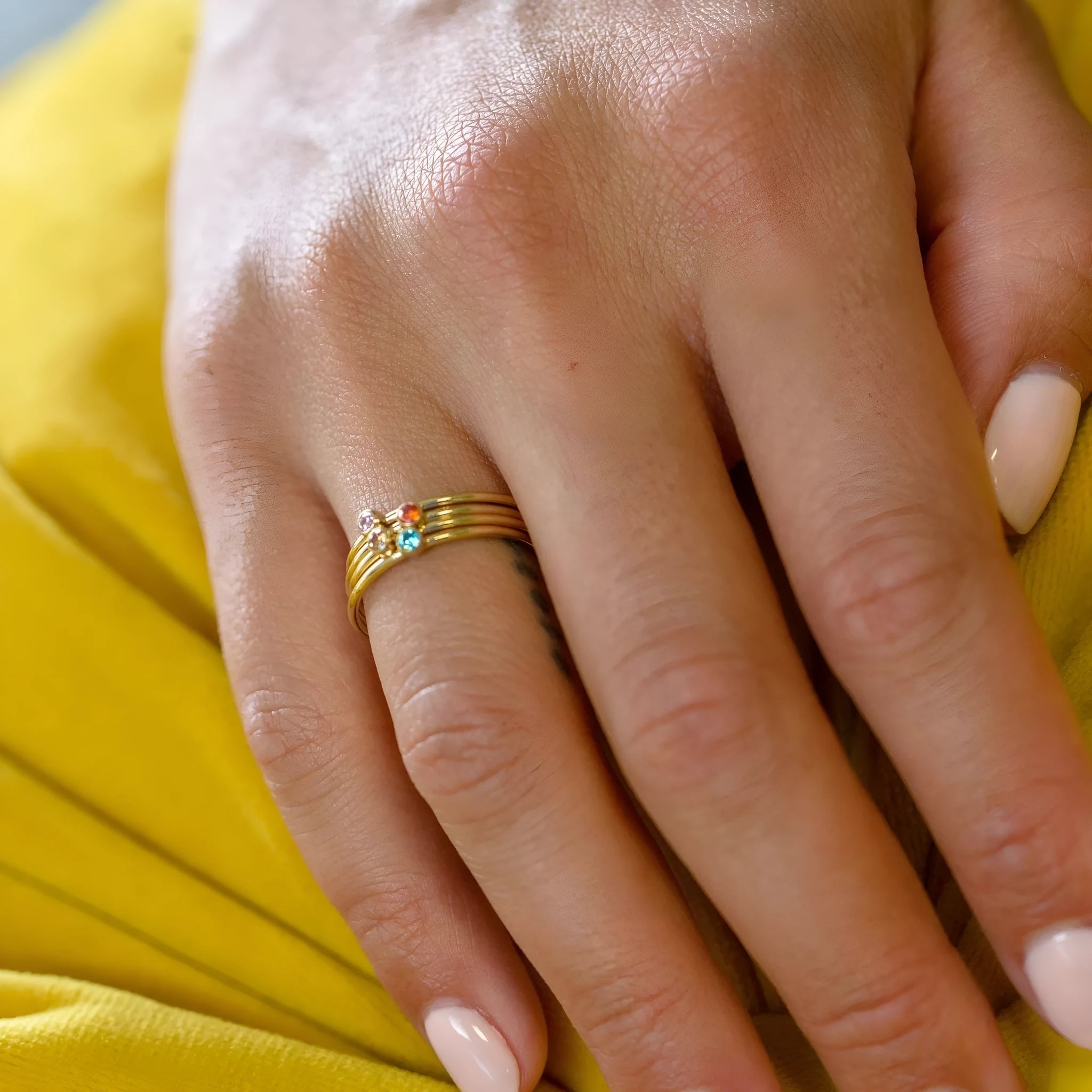 December birthstone engraved titanium steel ring with geometric design and gold electroplating.