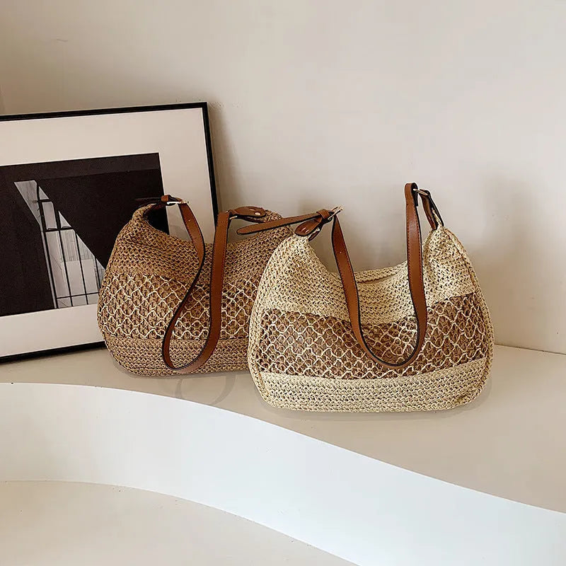 Women's straw cross body bag in horizontal square design with sandwich pocket
