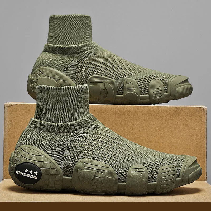 Breathable knitted mesh sneakers for men in army green, mid-top flat heel, round toe, colour blocking detail