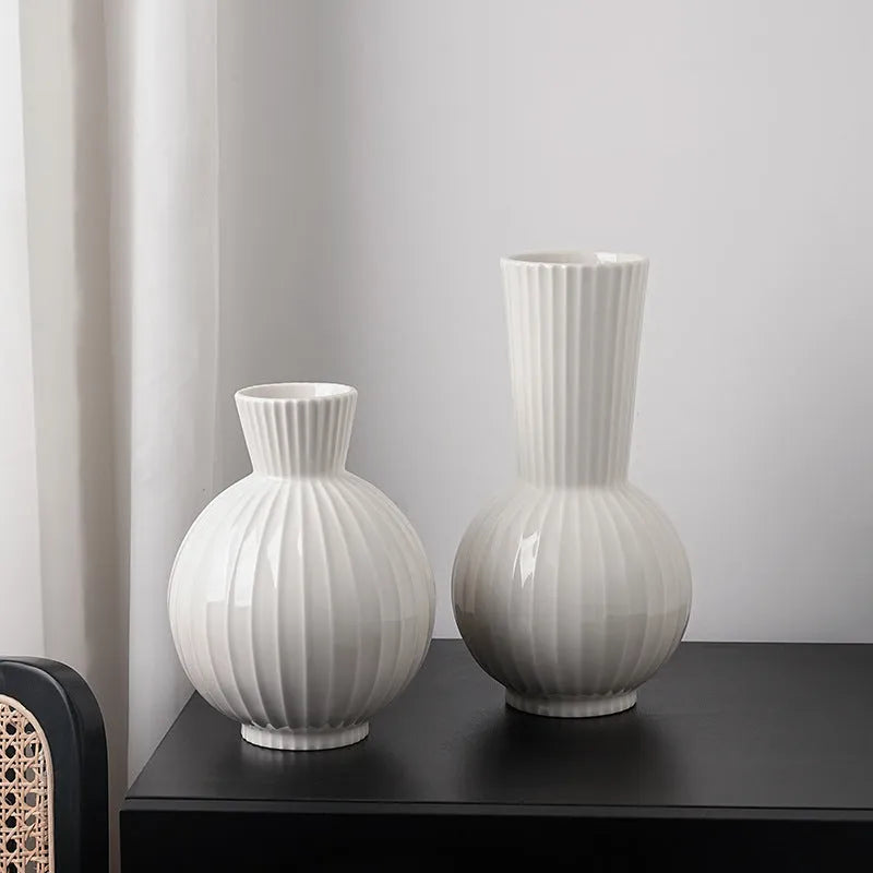 White ceramic ball-shaped vase with American striped patterns for living room table decoration