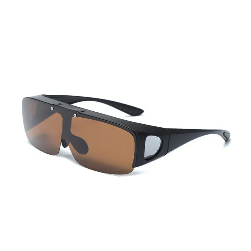 Polarised sunglasses with one-piece myopia lenses for mountain climbing and cycling activities