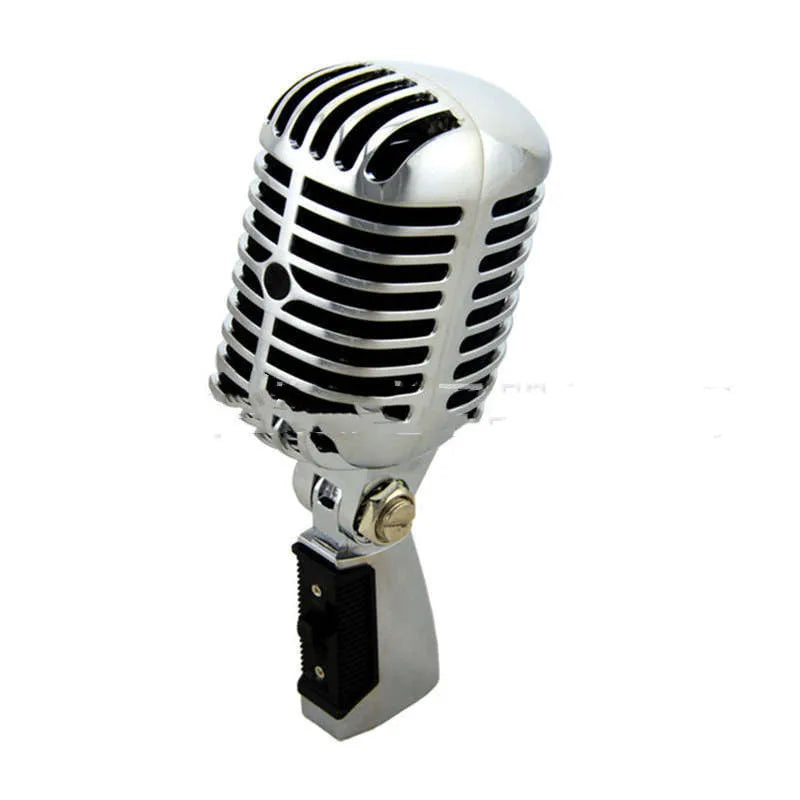 All-metal dynamic stage microphone in retro design with heart-shaped directivity pattern