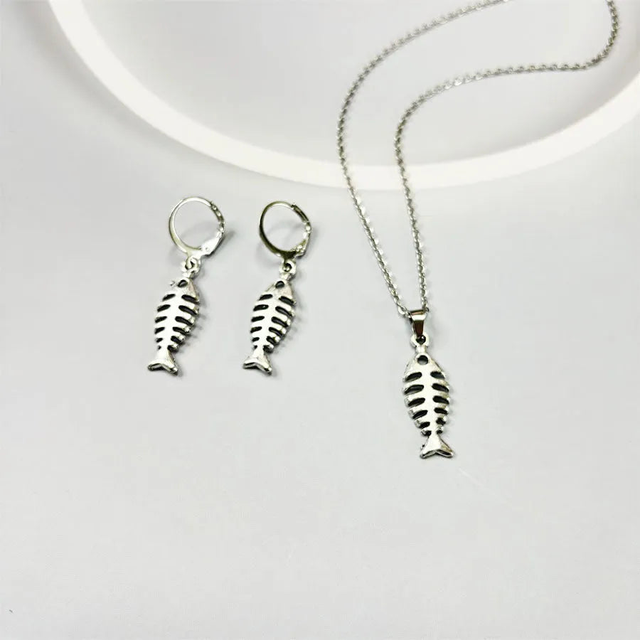 Retro fishbone pendant necklace and matching earrings set with adjustable chain