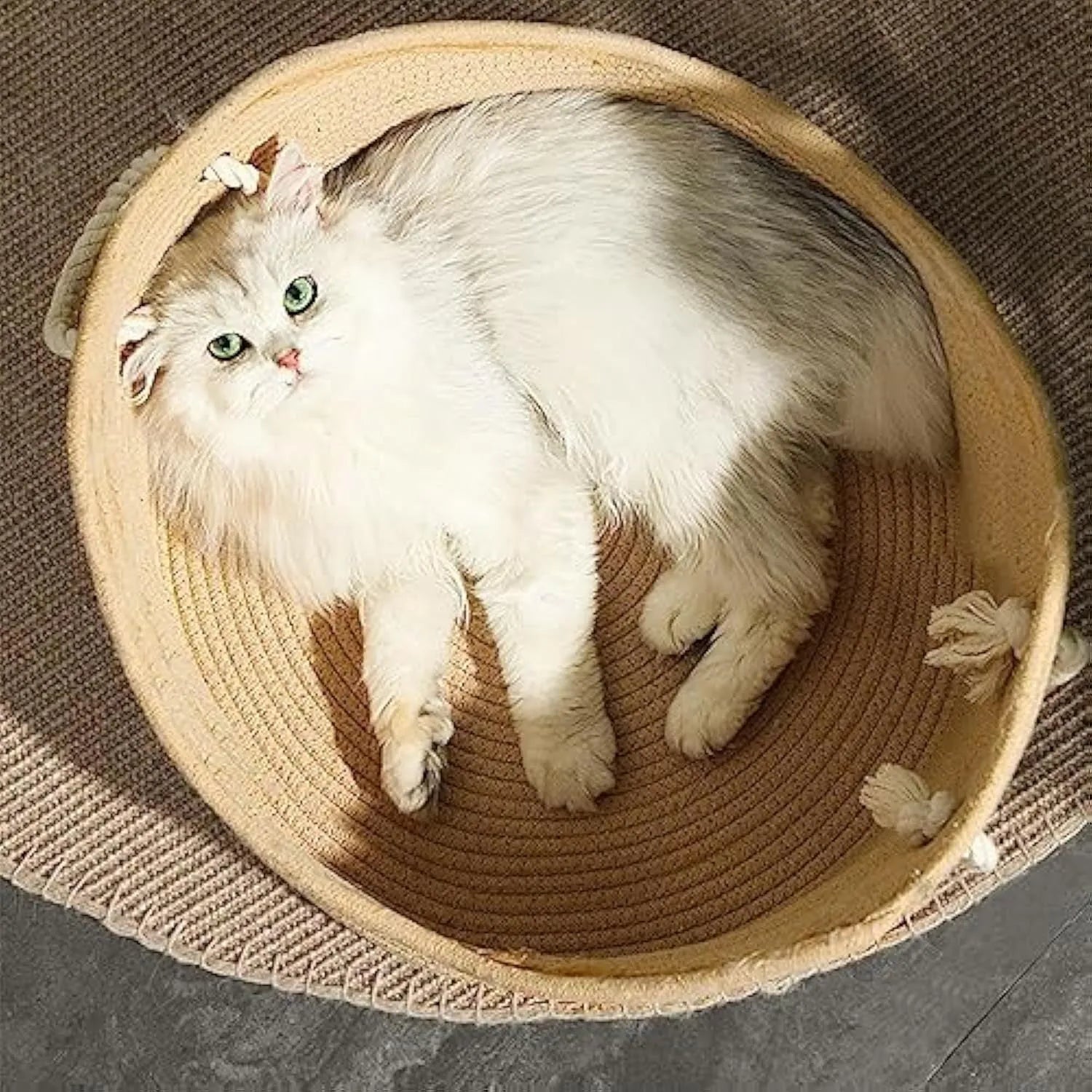 Square wicker cat basket bed with integrated corrugated cardboard scratching panel