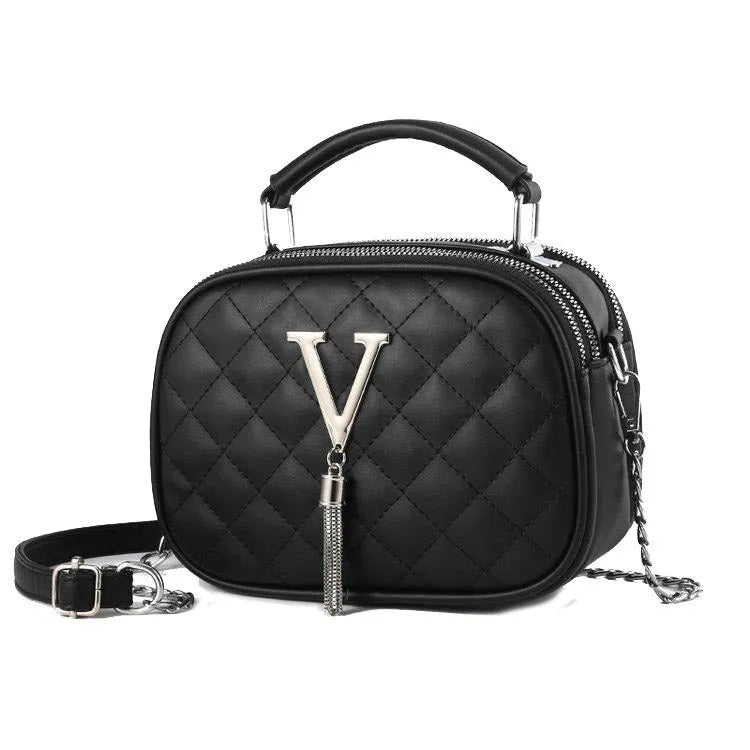 One-shoulder large capacity PU handbag in Deer Black with chain detail, horizontal square shape, 20 cm length