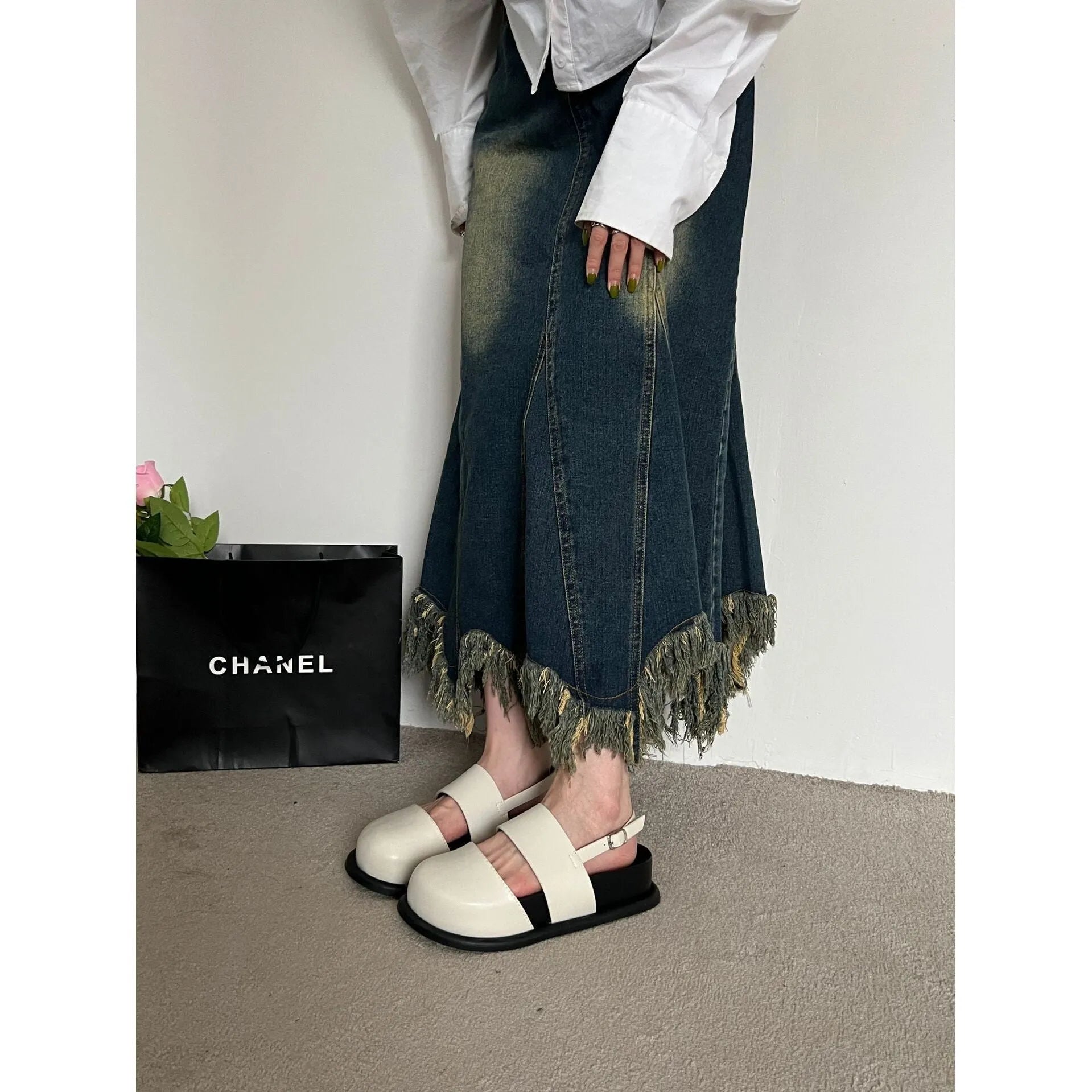 Retro women's closed toe sandals with ankle strap buckle in apricot colour
