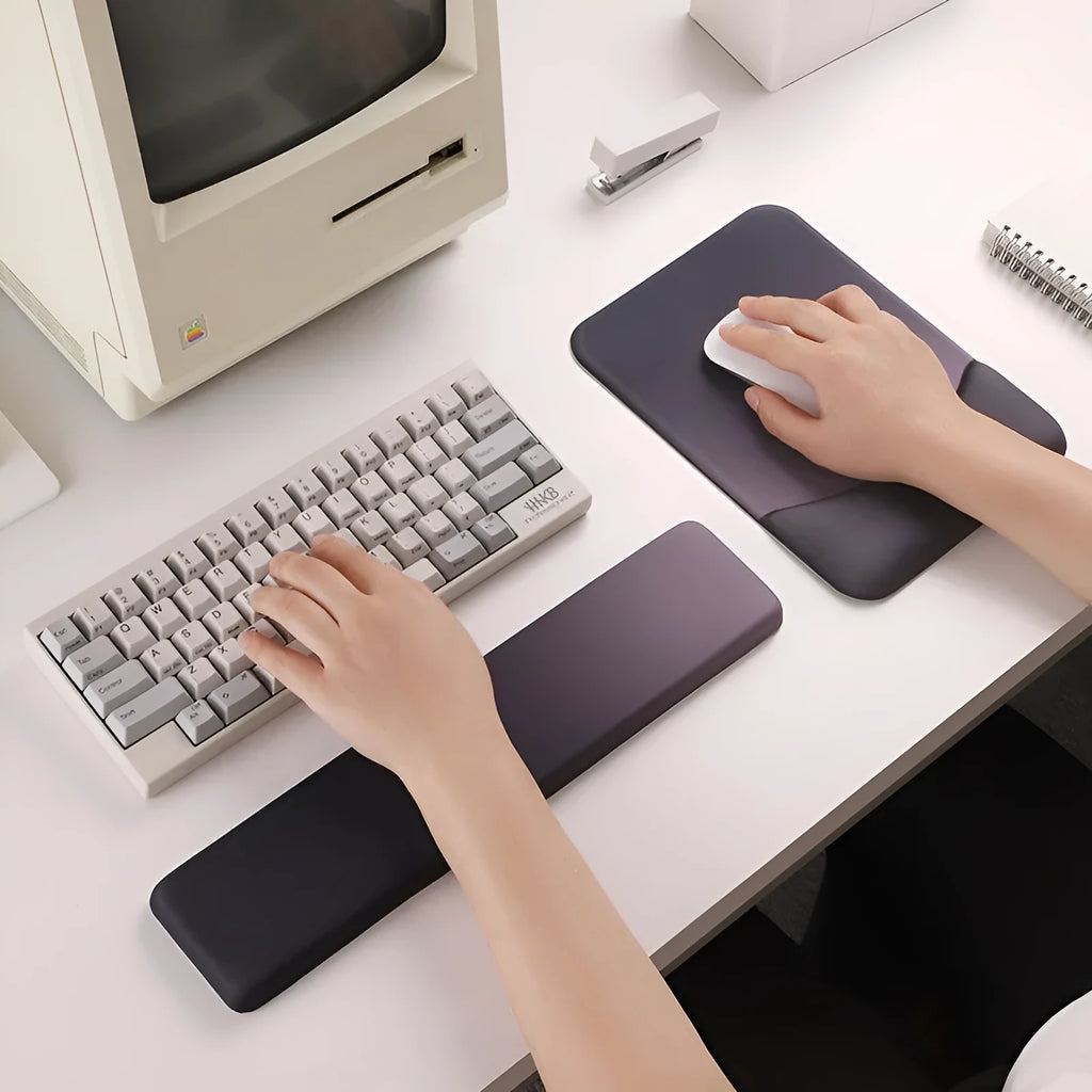 Square silicone gel wrist rest mouse pad with cloth surface and non-slip base