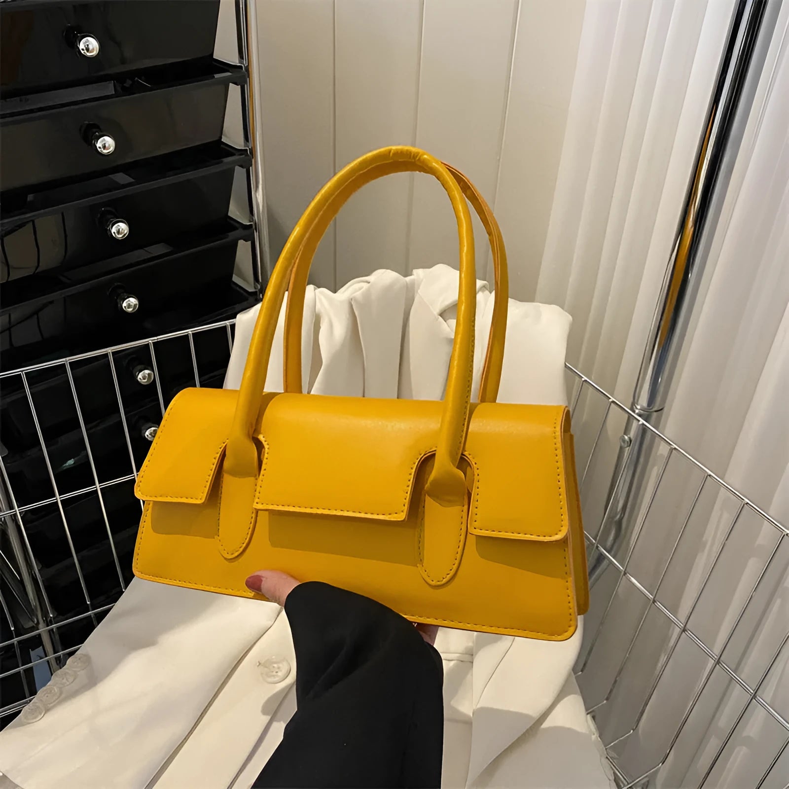 Women's retro small square shoulder bag in PU leather with horizontal design and stitching details