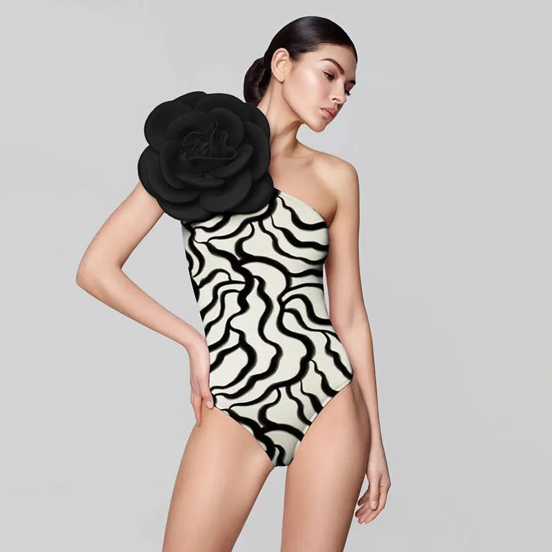 One-piece swimsuit with three-dimensional floral patterns in European-American styling for swimming activities