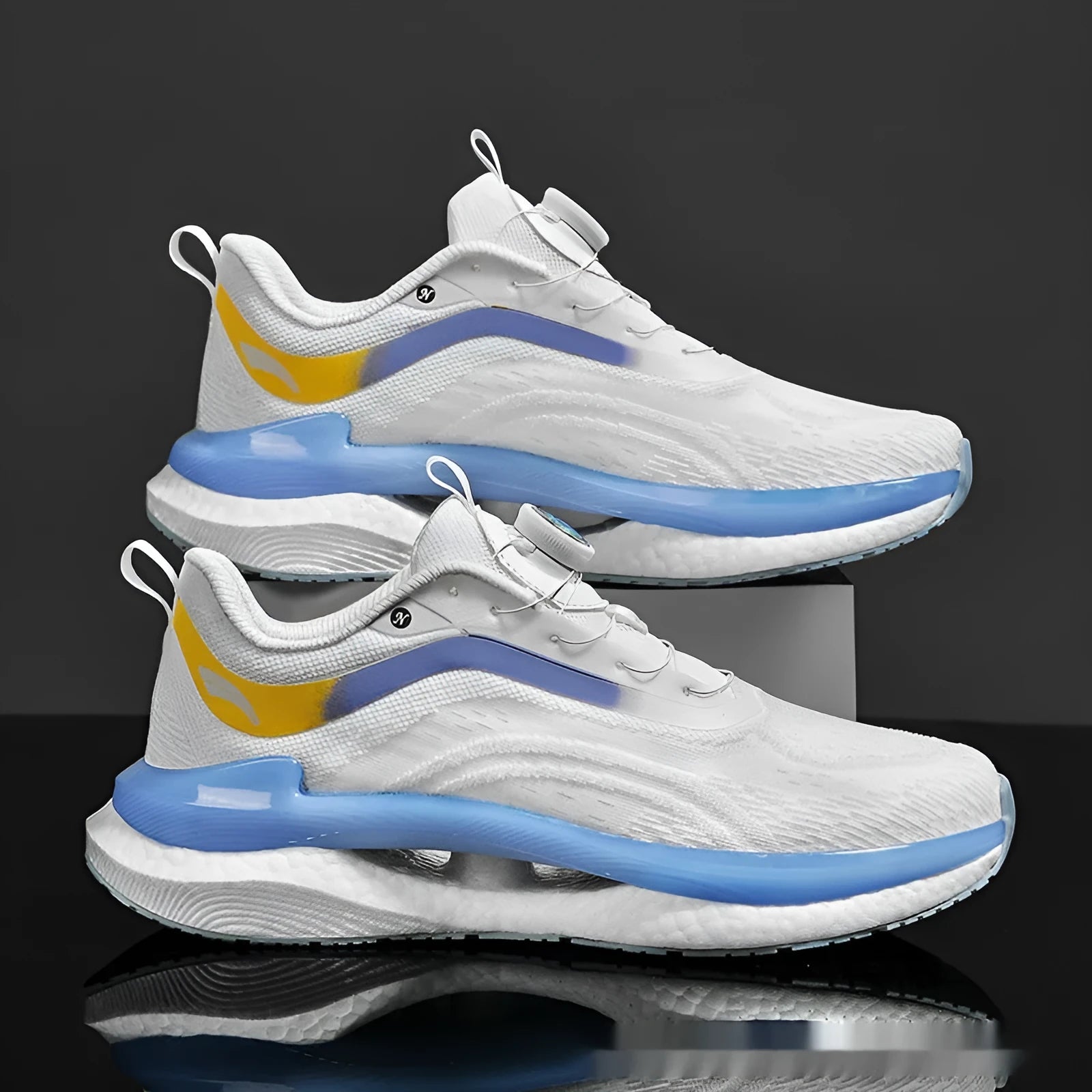 Men's high-top breathable running shoes with mesh upper and flat composite sole