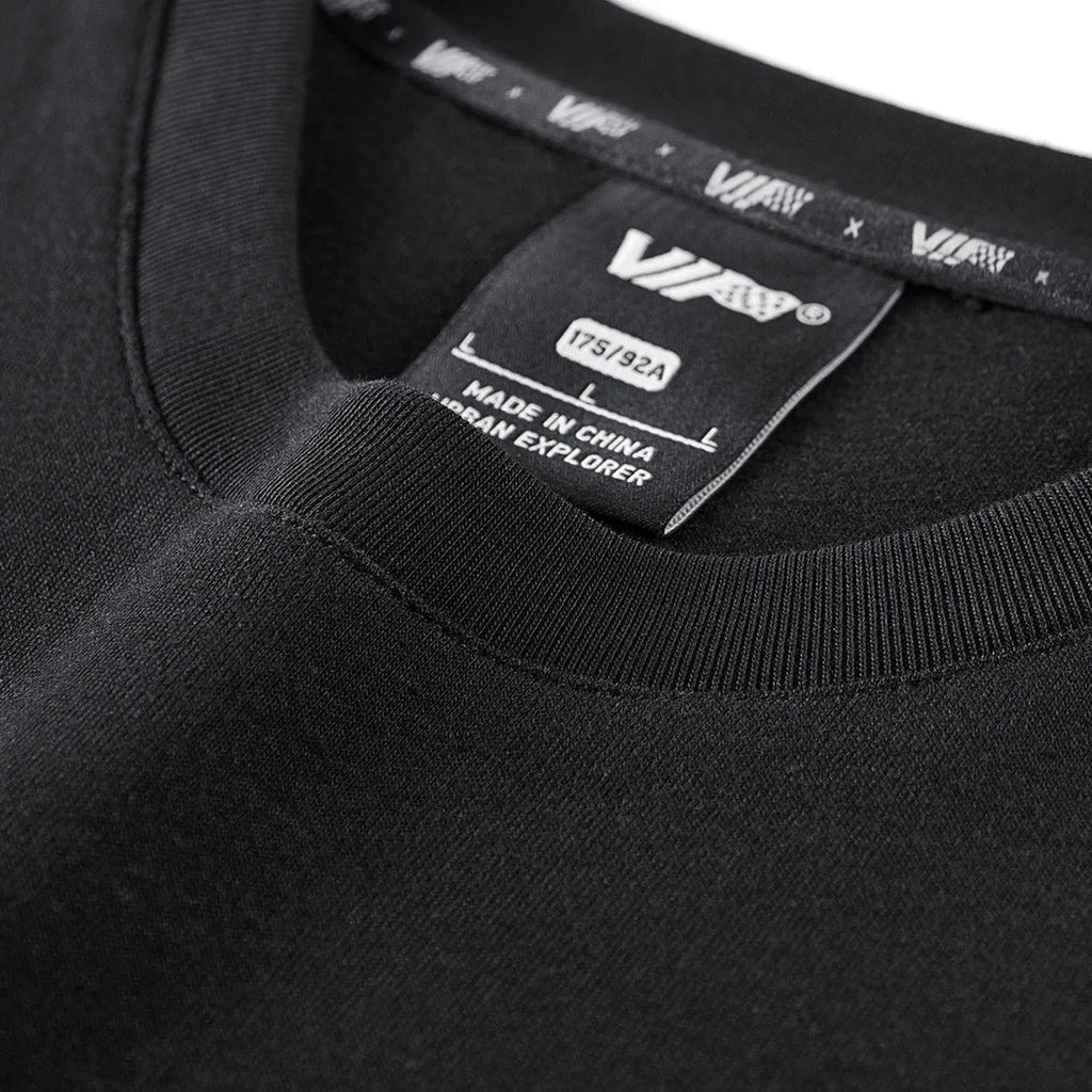 Men's cotton solid colour black short sleeve t-shirt on model, summer casual top