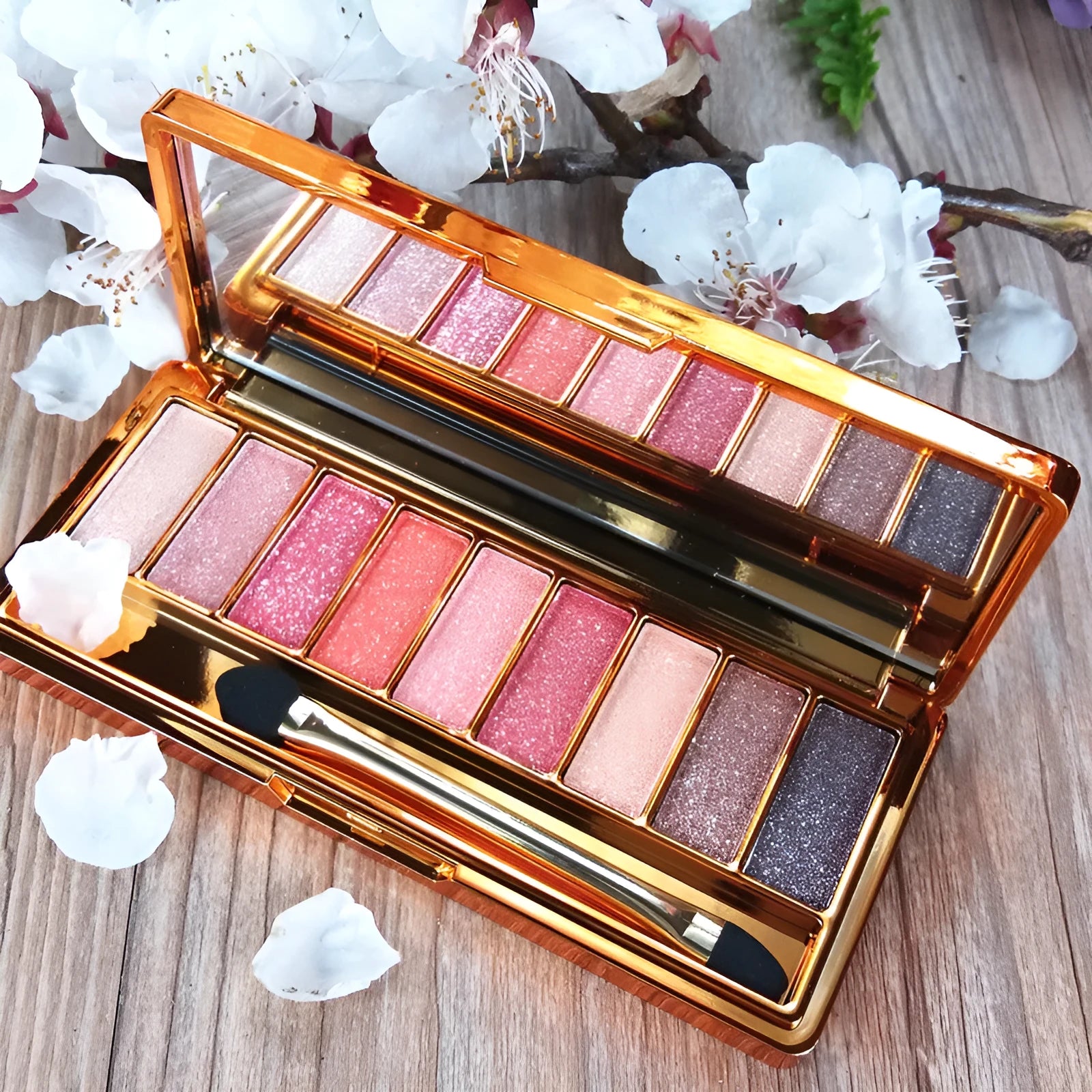 Bear Winnie nine colour diamond bright eye shadow palette with eight style options, 90g weight