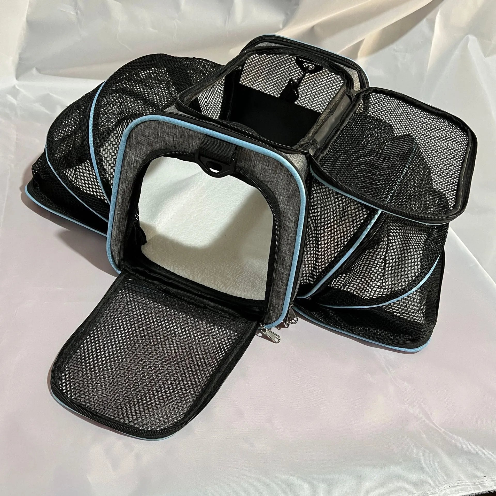 600D cation cat bag in small and large sizes with solid colour design
