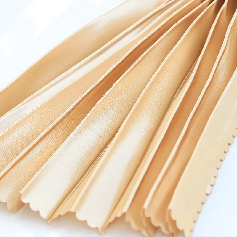 Retractable car sunshade curtain with roller shutter mechanism in thick opaque cloth material
