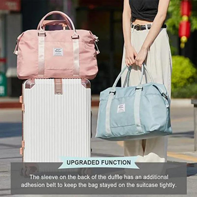 Travel duffel bag in black with soft handle and zipper opening, 20-35L capacity for weekend trips and gym