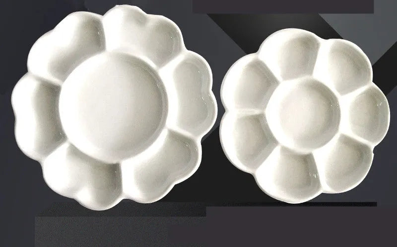 White ceramic plum blossom shaped paint palette for watercolour acrylic oil painting
