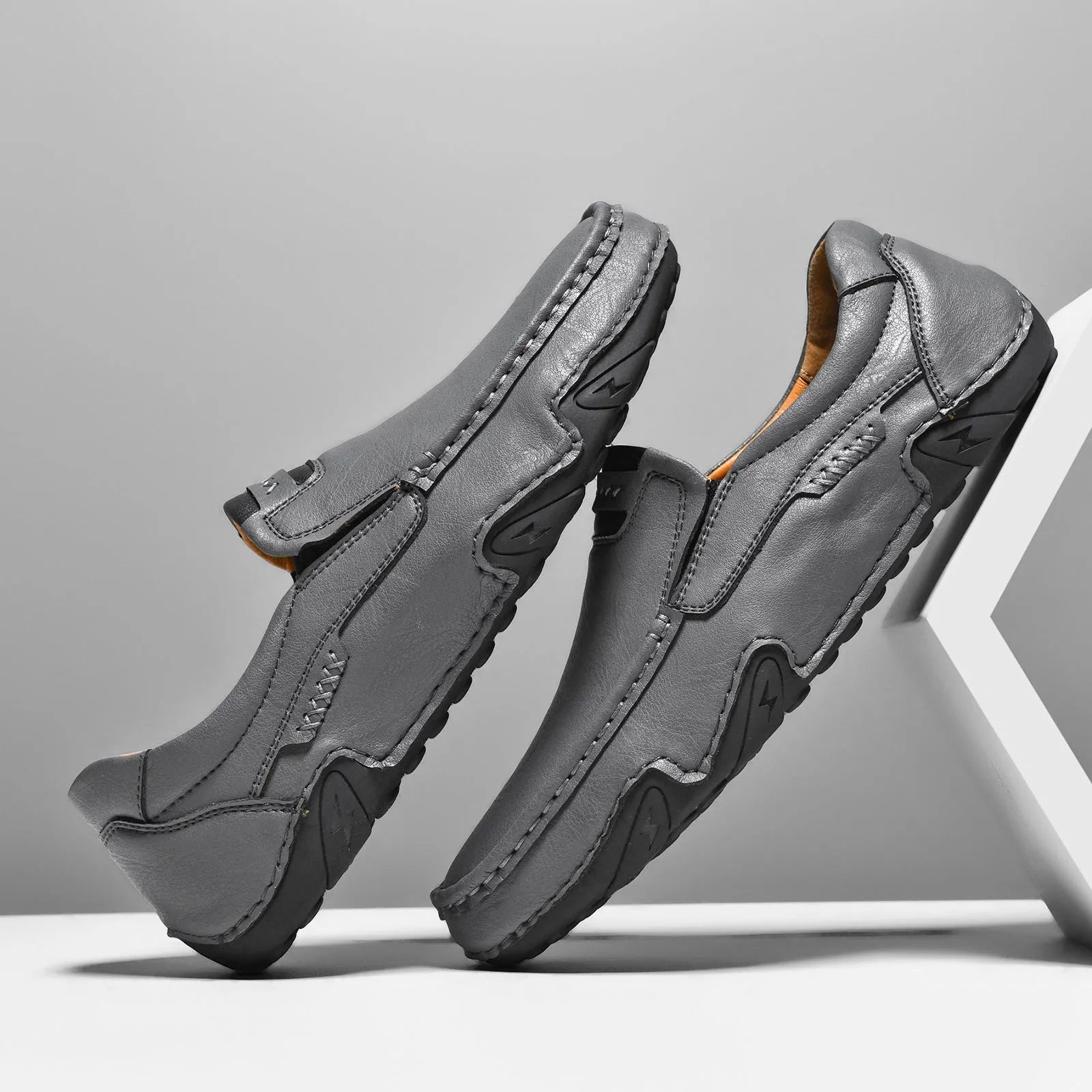 Men's outdoor slip-on casual shoes low top round toe microfiber upper rubber sole leather lining sizes 38-46