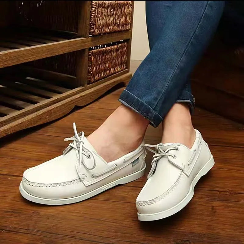 Men's British style casual shoes with flat heel and round toe in solid colours