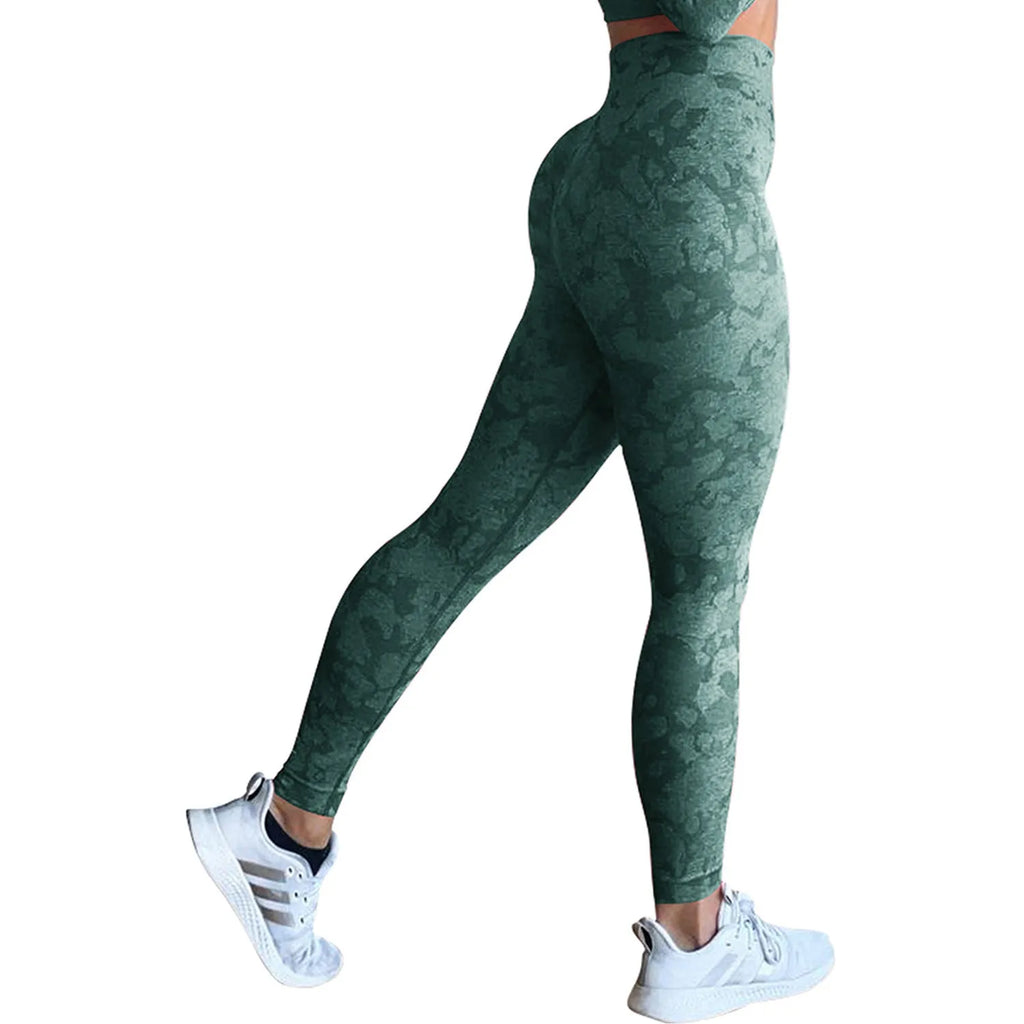 Women's push-up butt leggings in camouflage pattern for fitness workouts