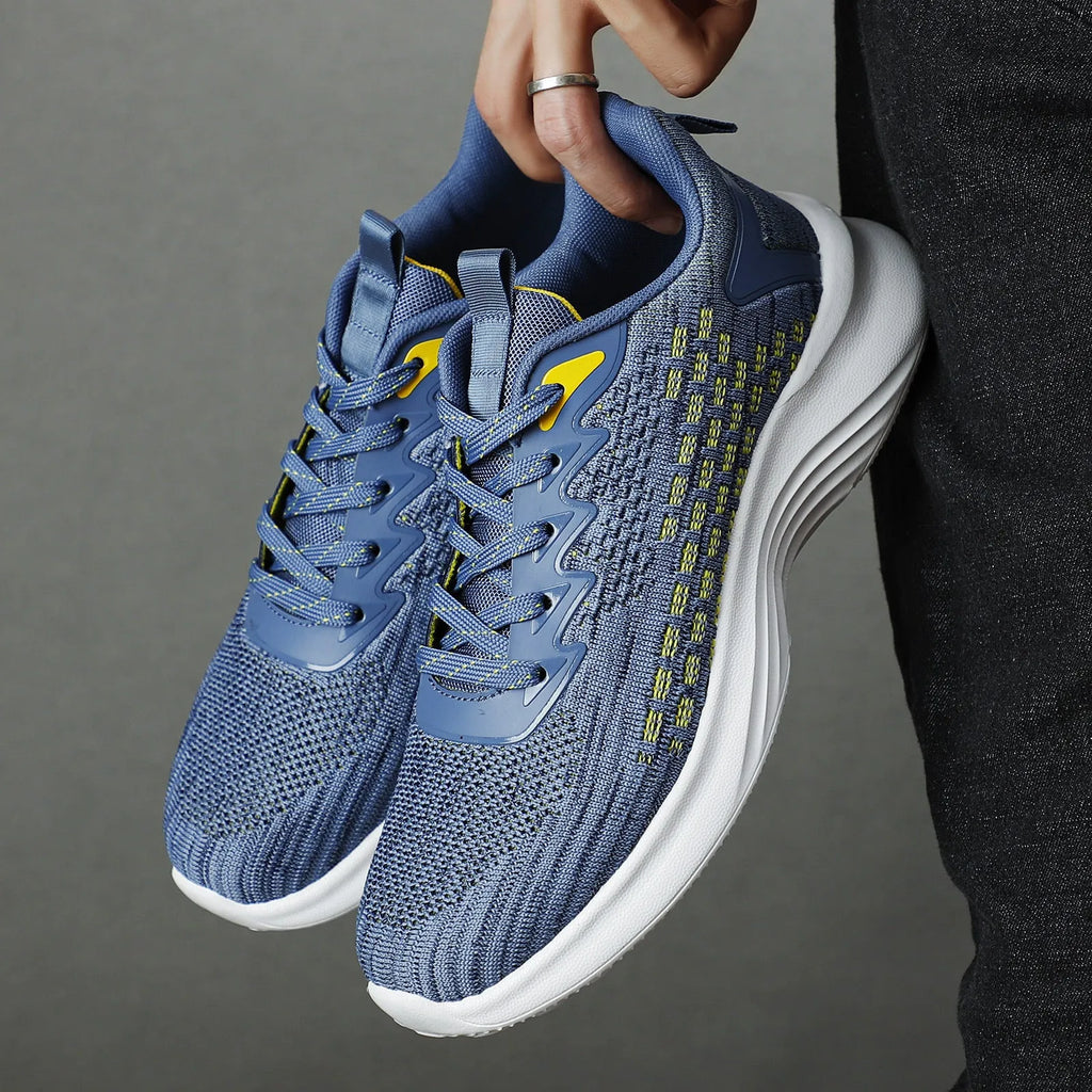 Women's lavender purple Flyknit running shoes with striped pattern and mesh lining