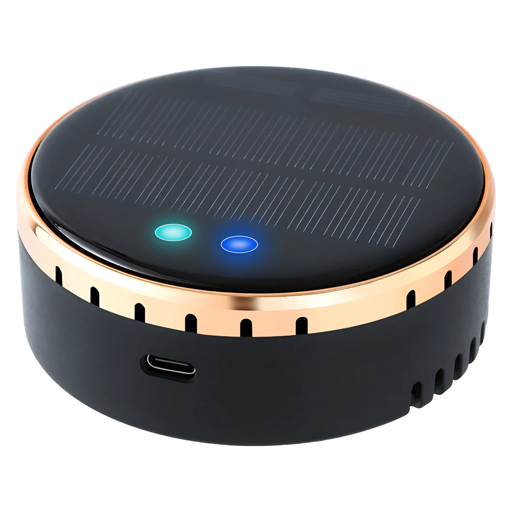 Solar-powered car air humidifier mounted on vehicle air conditioning vent