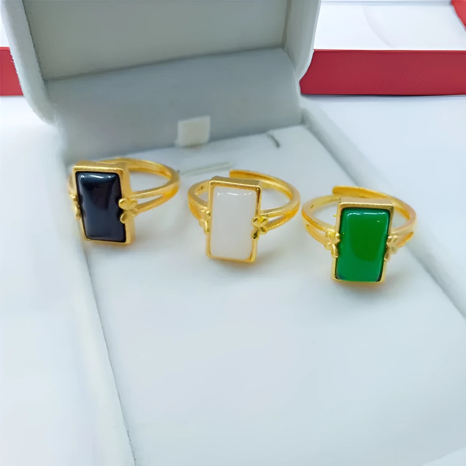 Adjustable brass gold-plated ring with electroplated gemstone inlay in national style design