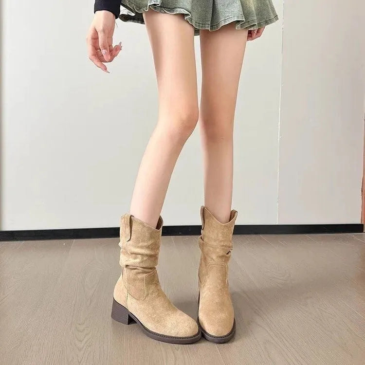 Women's solid colour chunky heel ankle boots in Khaki with suede upper and block heel