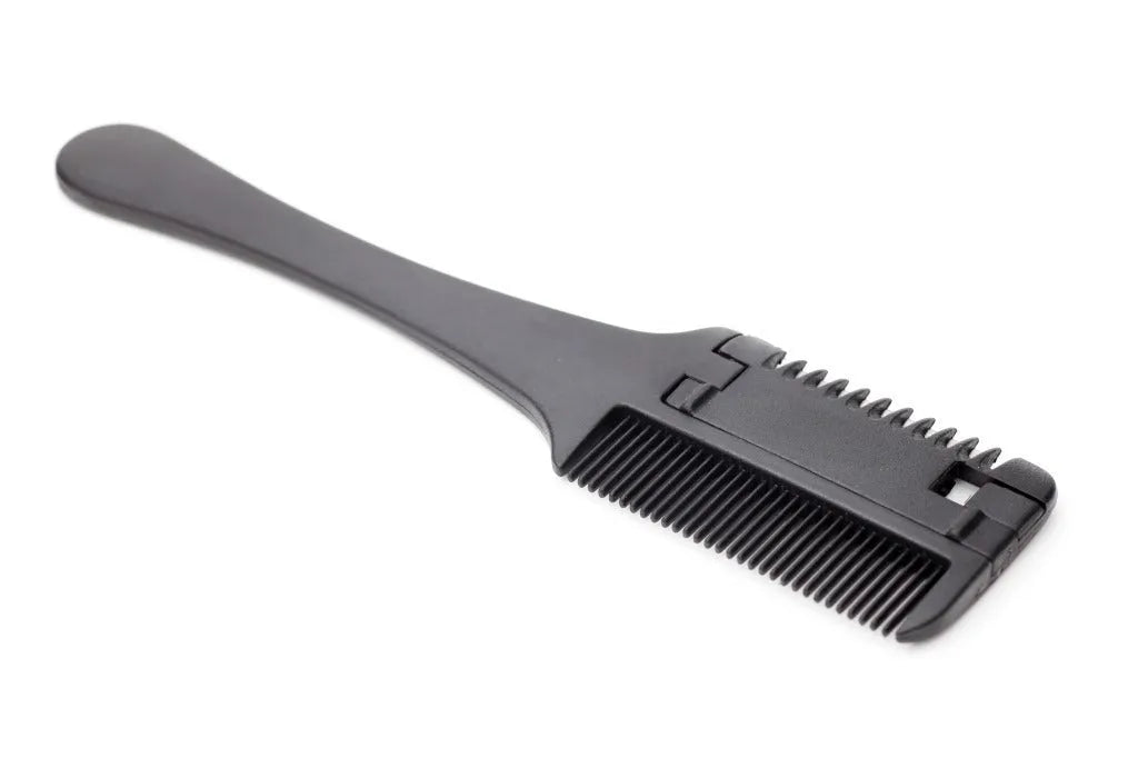Razor comb for dogs and cats with comb and trimming blade, includes 10 spare stainless steel blades.