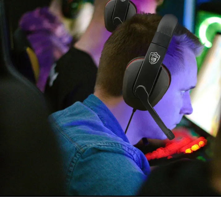 Black wired over-ear gaming headset with 40mm speakers and 6.3mm straight audio plug