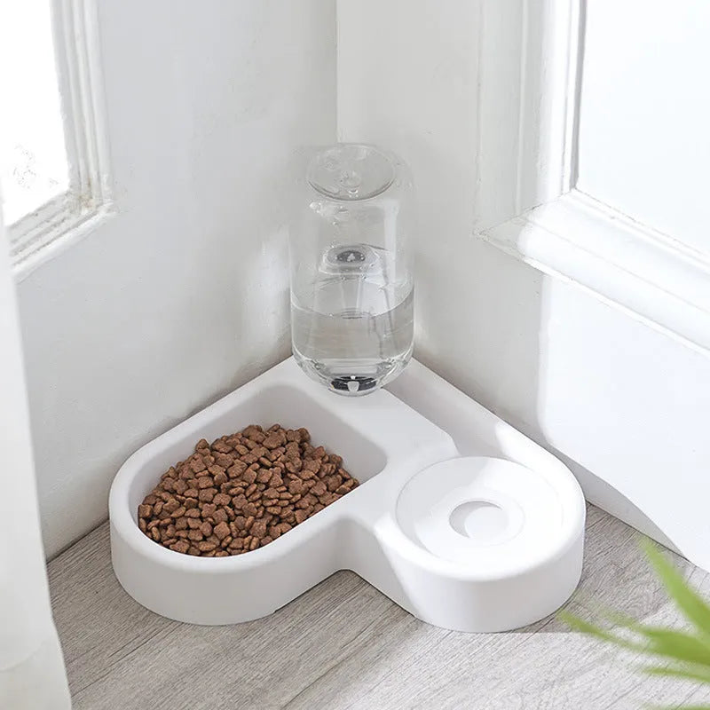 Stainless steel indoor pet water fountain for cats and dogs with 2-litre capacity.