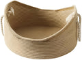 Square wicker cat basket bed with integrated corrugated cardboard scratching panel