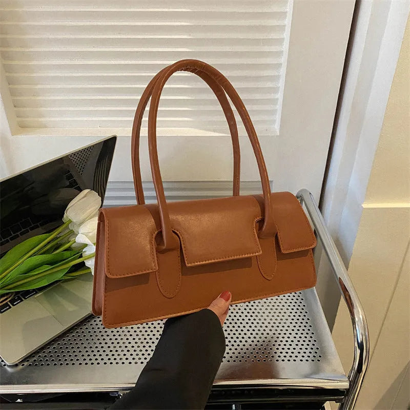 Women's retro small square shoulder bag in PU leather with horizontal design and stitching details