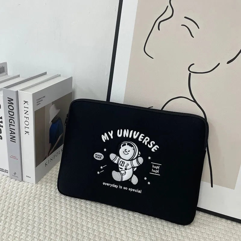 Embroidered laptop sleeve with animal pattern for 13.3 to 15.6 inch laptops