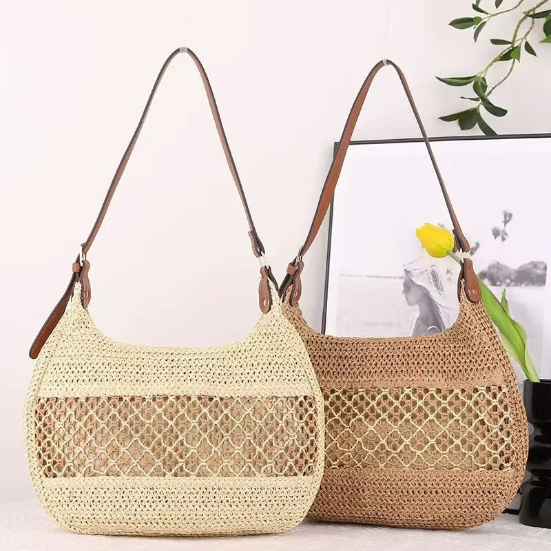 Women's straw cross body bag in horizontal square design with sandwich pocket