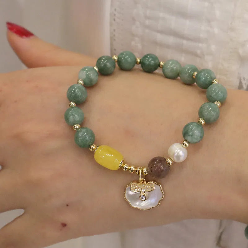 Green jade shell bracelet for women with adjustable design