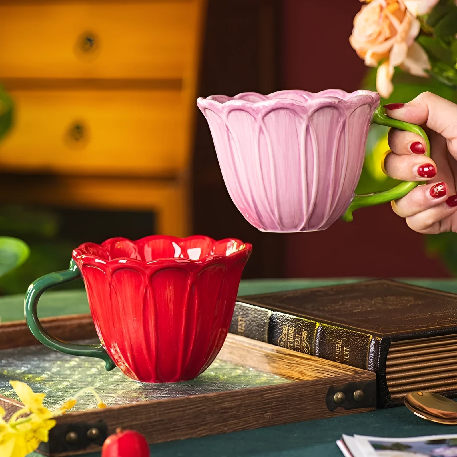 Ceramic breakfast cup with flower pattern, 500ml capacity in red or purple colour