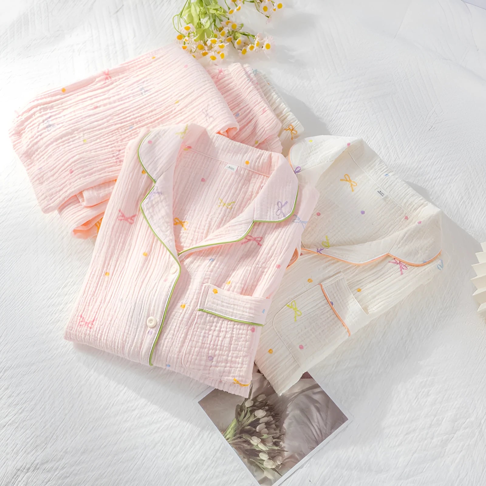 Women's cotton pajama suit with long sleeves and trousers in pink or beige
