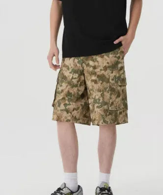 Men's camouflage pattern shorts with American retro workwear styling in loose cropped cut
