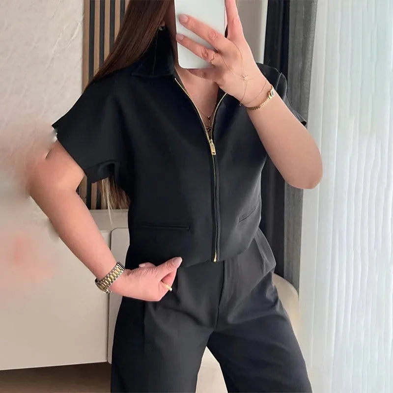 Casual loose-fit polyester top with short regular sleeves in black, white or yellow
