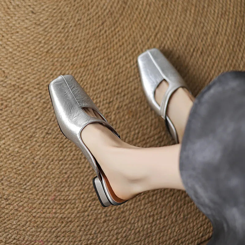 Square toe outdoor slippers with rubber soles and artificial PU uppers in black colour