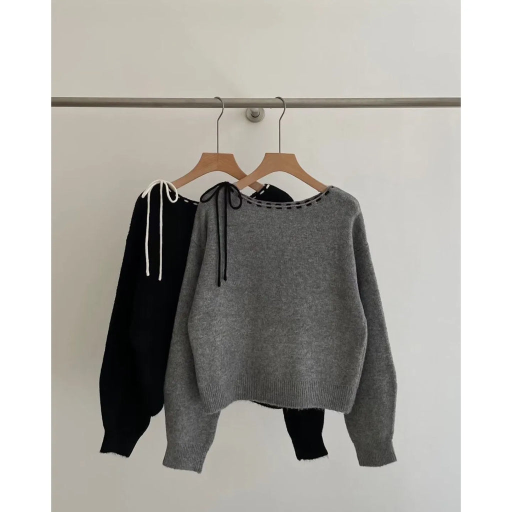 Grey loose-fitting V-neck women's knitwear pullover sweater
