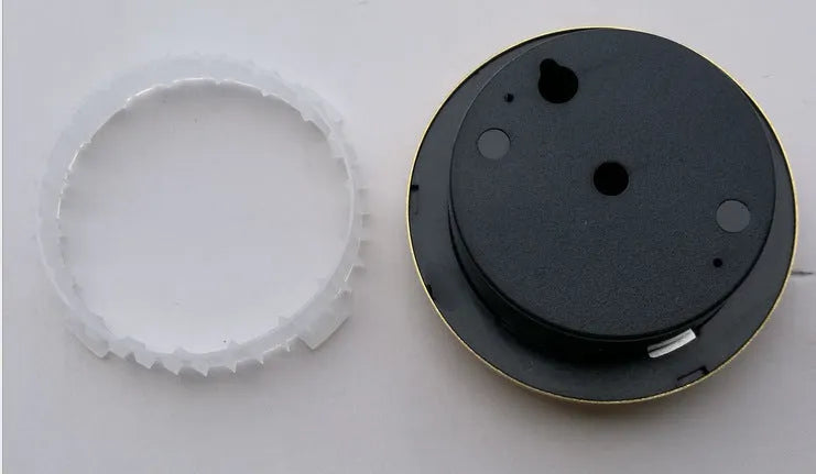 Analog thermometer and hygrometer with aluminium ring and dial for indoor outdoor monitoring
