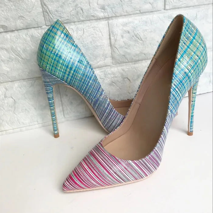 Pink and blue gradient patent leather ladies high heels with pointed toe and slender high heel.