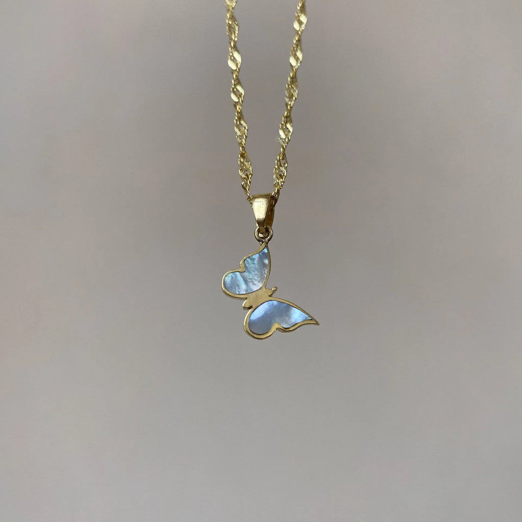 Electroplated 18K gold butterfly clavicle chain necklace for women with titanium steel chain and abalone shell pendant