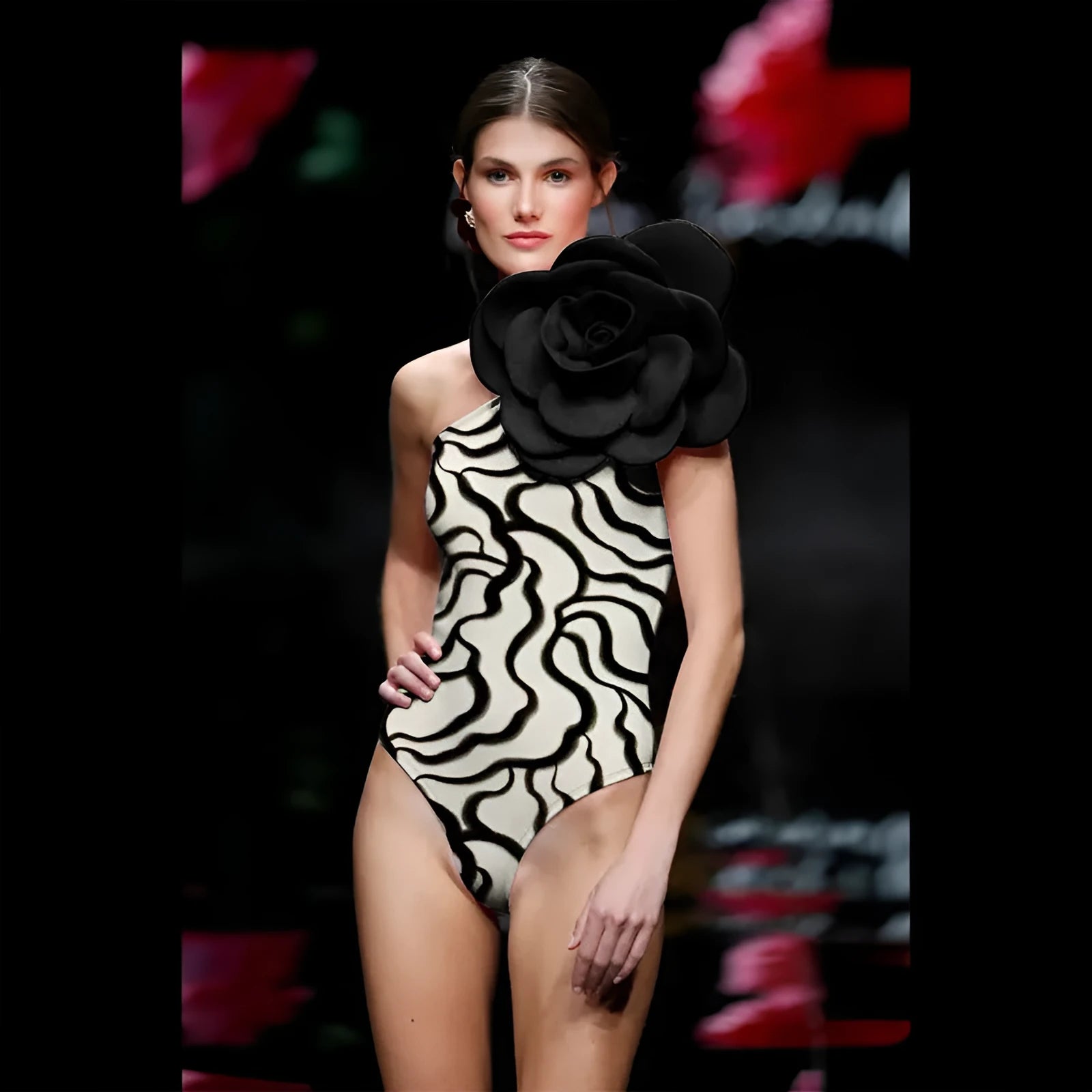 One-piece swimsuit with three-dimensional floral patterns in European-American styling for swimming activities