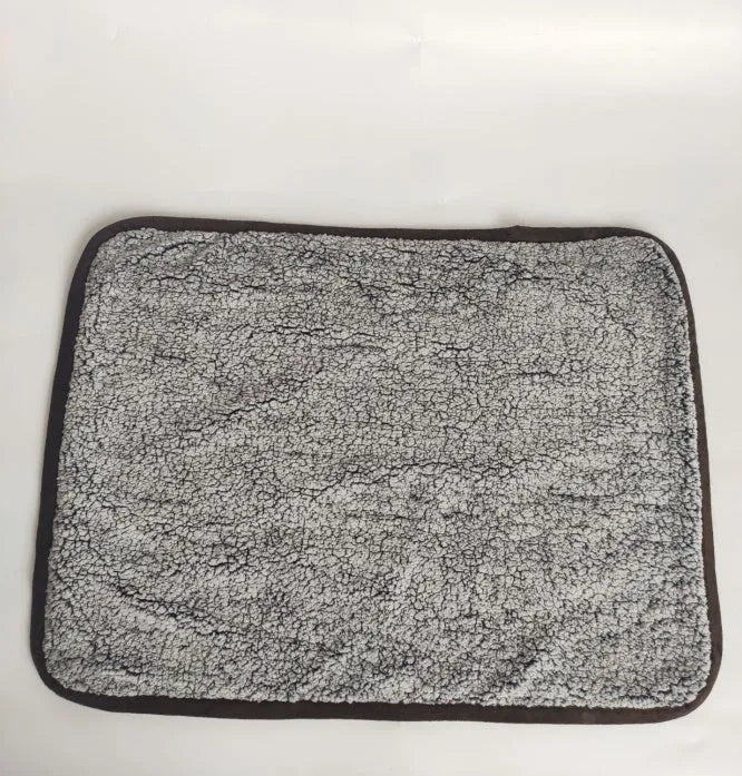 Waterproof urine proof winter pet blanket in grey with black and white underside, size L 130x150 cm