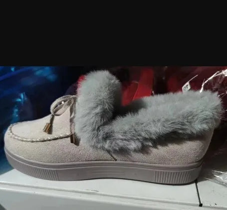 Cotton warm shoes with velvet lining in various colours, showing round toe and rubber sole